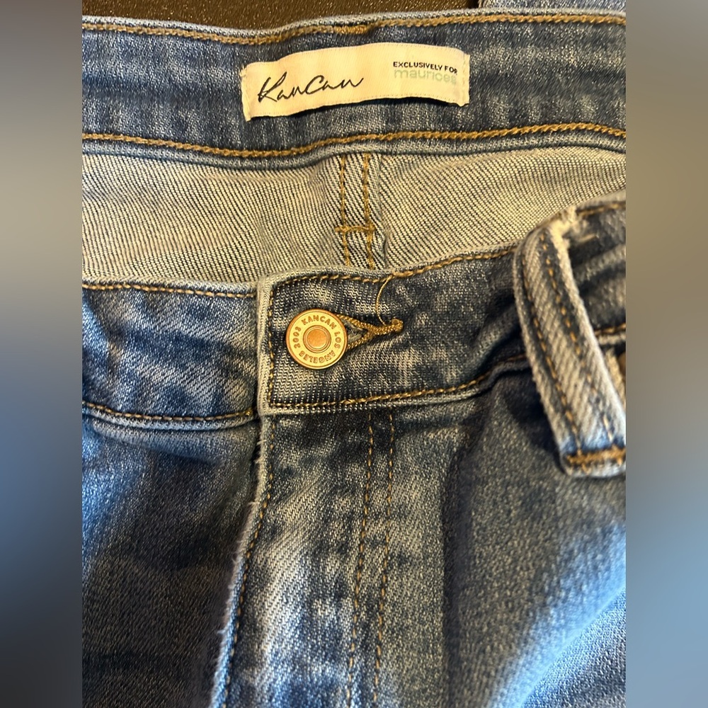 Women’s Kancan Distressed Jeans - Picture 4 of 6